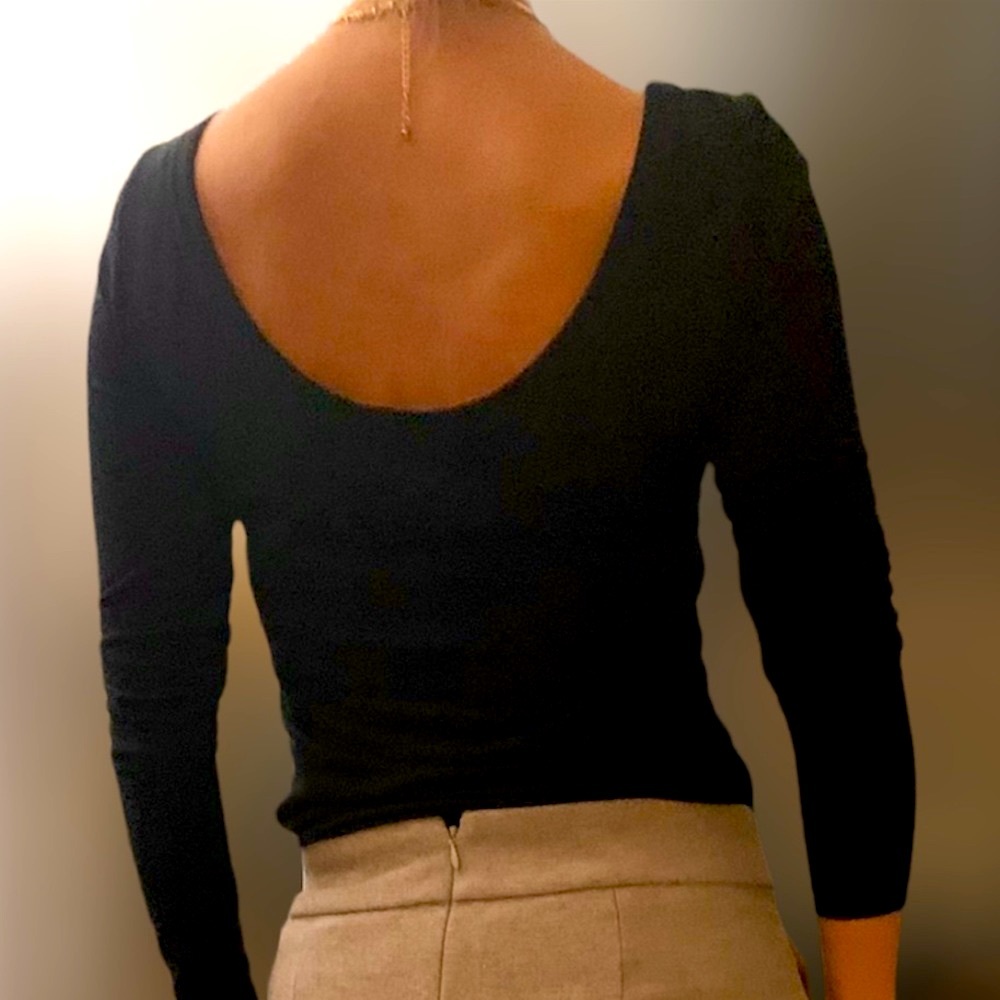 🎄4x$50 Banana Republic Long Sleeve, Scoop Back Ballet Top + FREE shipping 🚚!